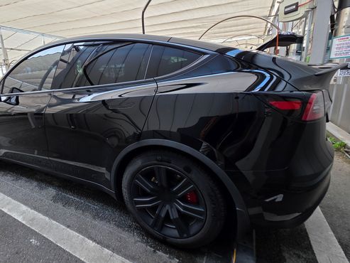 Tesla Model Y Standard Range RWD — пробег 129 921 км — фото 2 из 5