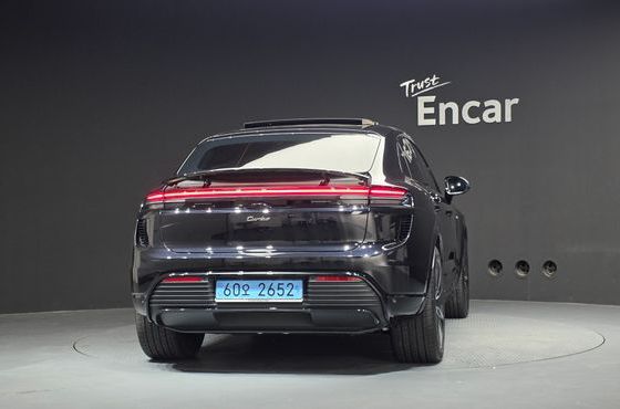Porsche Macan Turbo — пробег 2 614 км — фото 4 из 5