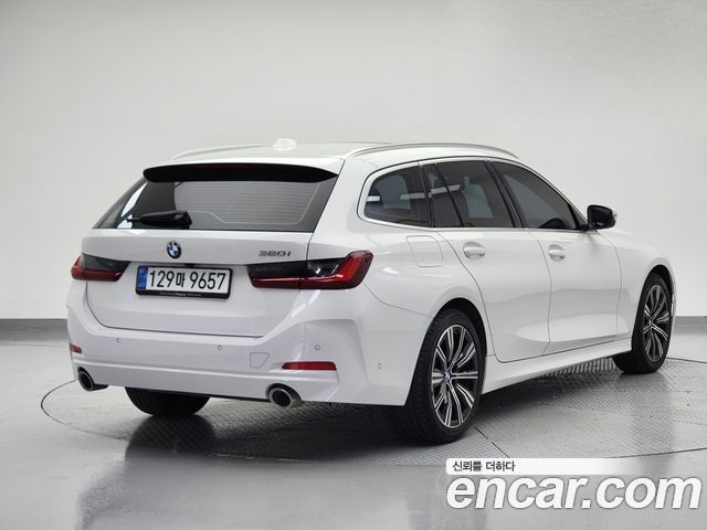 BMW 3-Series 320i Touring — пробег 11 685 км — фото 2 из 5