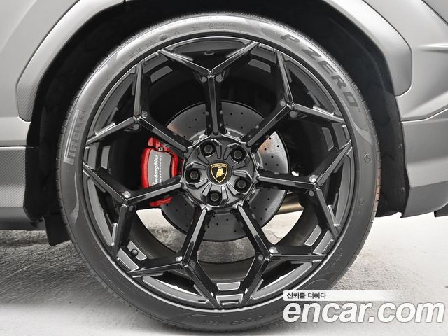 Lamborghini Urus 4.0 V8 Performante — пробег 4 436 км — фото 5 из 5
