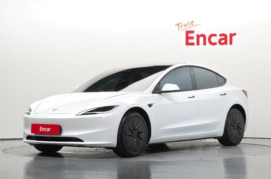 Tesla Model 3 스탠다드 RWD — пробег 1 996 км — фото 1 из 5