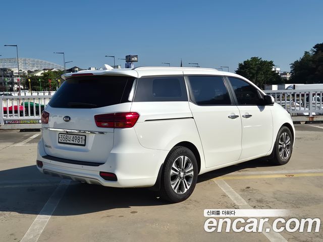 Kia Carnival из Кореи Encar