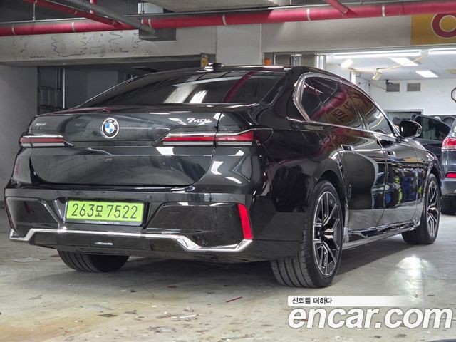 BMW 7-Series 740i xDrive M Sport — пробег 4 935 км — фото 2 из 5