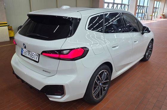 BMW 2-Series 220i M Sport Design — пробег 4 793 км — фото 4 из 5