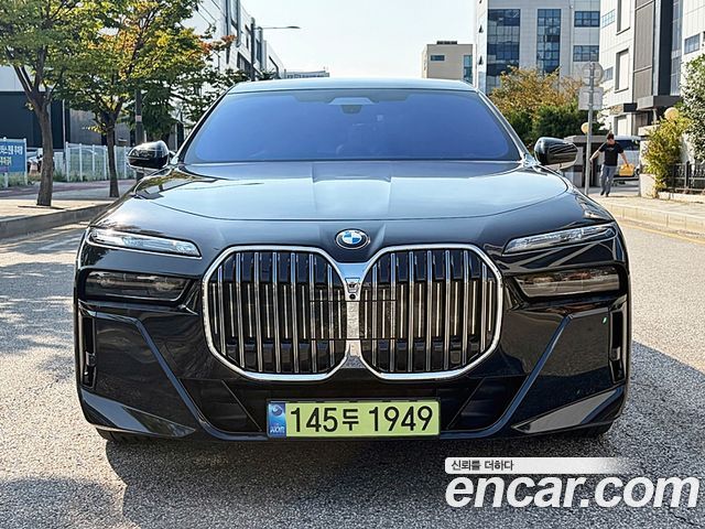 BMW 7-Series 740i xDrive M Sport — пробег 4 991 км — фото 3 из 5