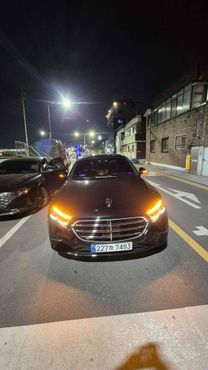 Mercedes-Benz E-Class E300 4MATIC Exclusive — пробег 4 000 км — фото 3 из 5