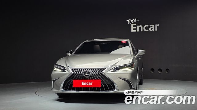 Lexus ES Executive — пробег 14 274 км — фото 3 из 5