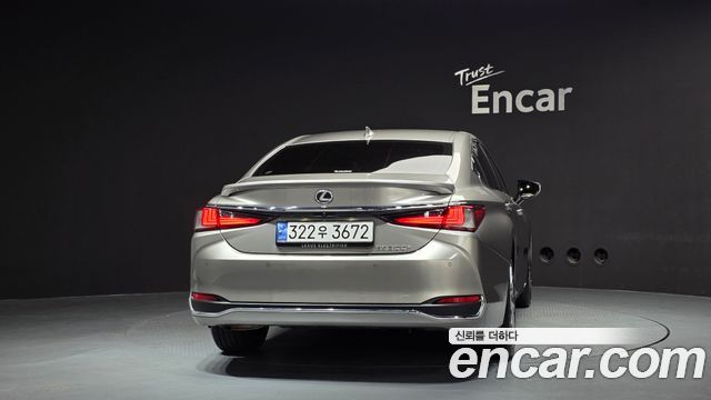 Lexus ES Executive — пробег 14 274 км — фото 4 из 5