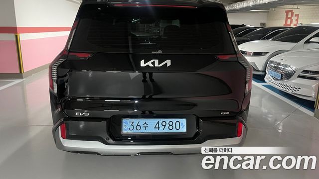 Kia EV9 Long Range 4WD GT Line — пробег 72 981 км — фото 5 из 5