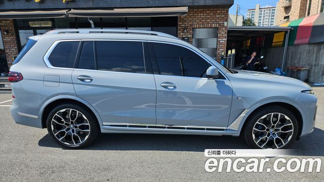 BMW X7 xDrive 40i M Sport 6STR — пробег 15 700 км — фото 4 из 5