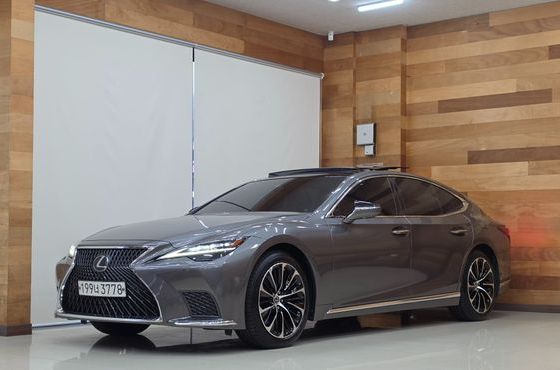 Lexus LS 3.5 Luxury AWD — пробег 145 310 км — фото 1 из 5