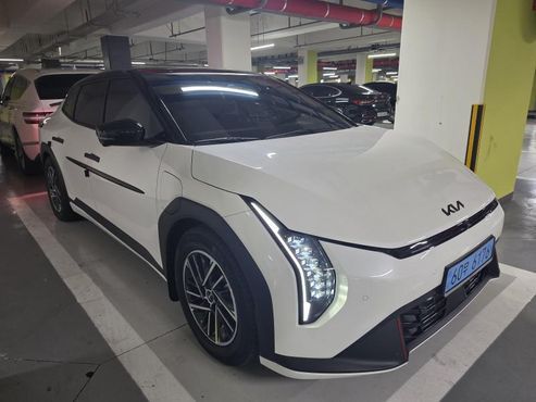 Kia EV4 Long Range 2WD Earth — пробег 12 500 км — фото 3 из 5