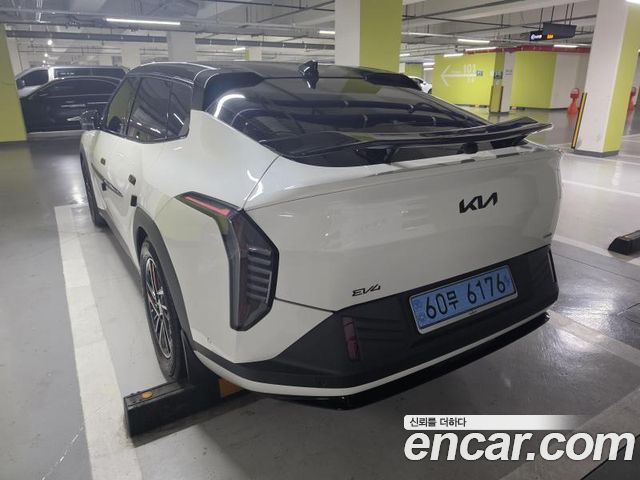 Kia EV4 Long Range 2WD Earth — пробег 12 500 км — фото 4 из 5