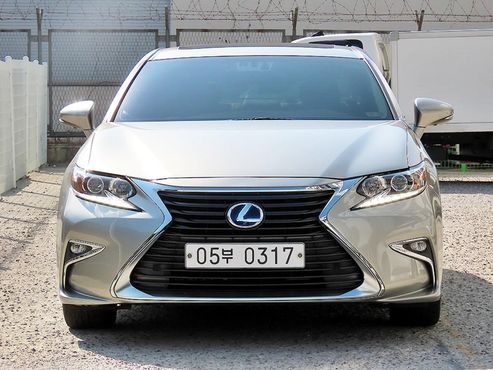 Lexus ES Supreme XV60 — пробег 127 622 км — фото 1 из 5