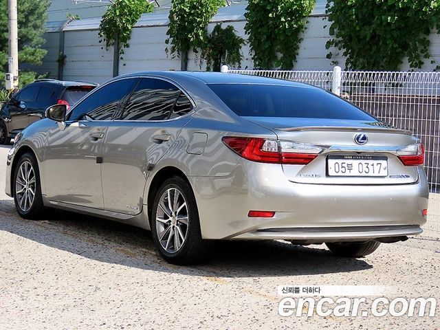 Lexus ES Supreme XV60 — пробег 127 622 км — фото 3 из 5