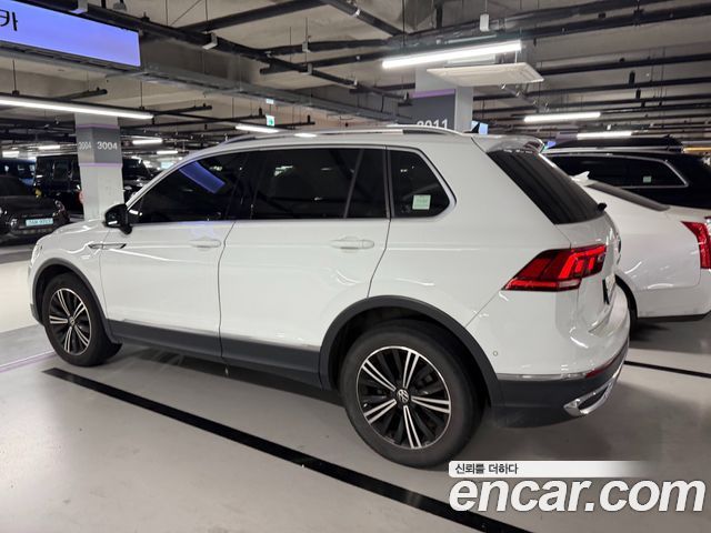 Volkswagen Tiguan 2.0 TDI 4-Motion Premium — пробег 109 170 км — фото 4 из 5