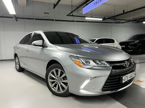 Toyota Camry 2.5 XLE — пробег 77 181 км — фото 1 из 5