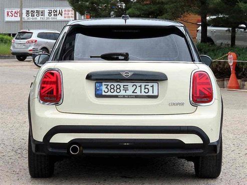 Mini Cooper 5Door Classic Launch Pack Third Generation — пробег 39 651 км — фото 4 из 5