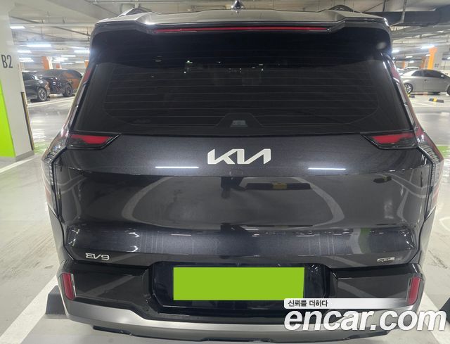 Kia EV9 Long Range 4WD GT Line — пробег 37 354 км — фото 4 из 5