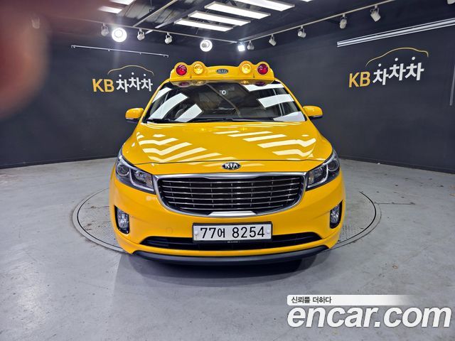 Kia Carnival 11-seater Deluxe — пробег 153 789 км — фото 1 из 5