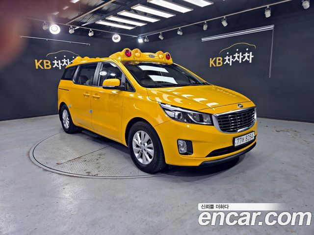 Kia Carnival 11-seater Deluxe — пробег 153 789 км — фото 4 из 5
