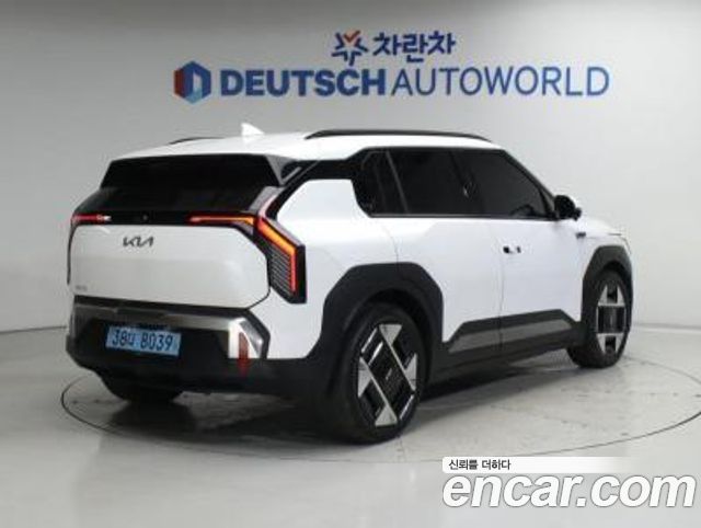 Kia EV3 Long Range 2WD Earth — пробег 36 000 км — фото 2 из 5