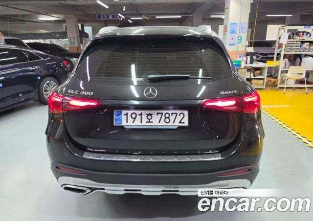 Mercedes-Benz GLC-Class GLC300 4MATIC — пробег 72 439 км — фото 3 из 5
