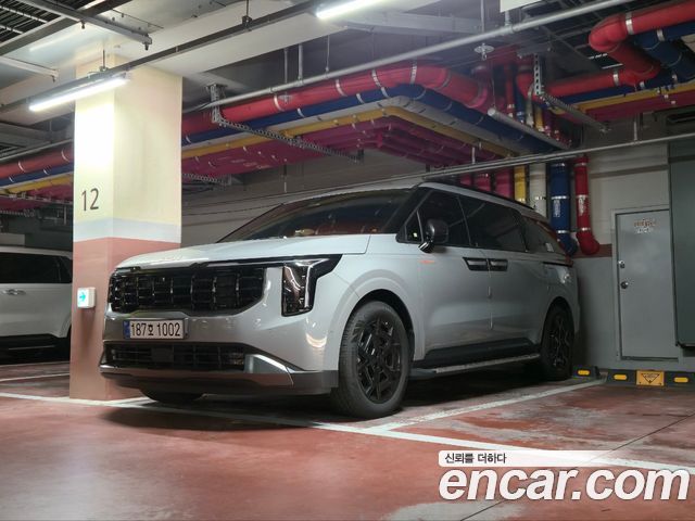 Kia Carnival HEV 7-Seater X Line — пробег 9 000 км — фото 2 из 5