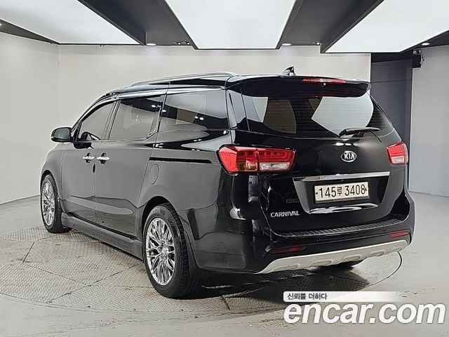 Kia Carnival из Кореи Encar
