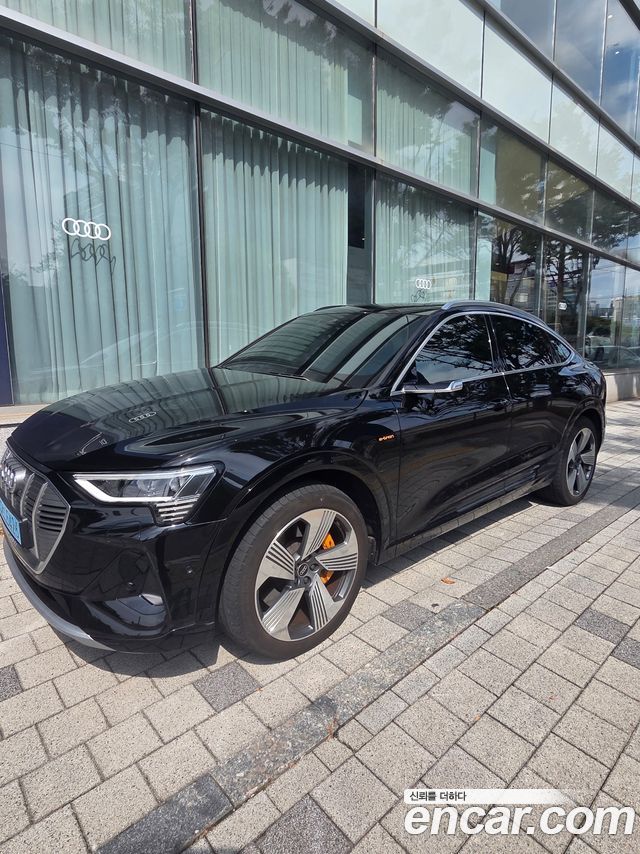 Audi e-tron 55 Quattro Sportback — пробег 37 000 км — фото 2 из 5