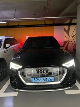 Audi e-tron 55 Quattro Sportback — пробег 37 000 км — фото 3 из 5