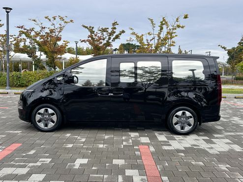 Hyundai Staria Tourer 11-Seater Modern — пробег 90 444 км — фото 2 из 5