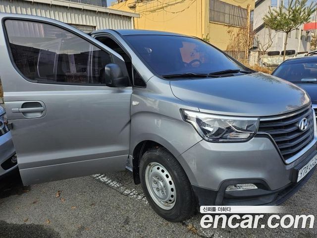 Hyundai Starex Van 3-Seater Style — пробег 105 642 км — фото 1 из 4