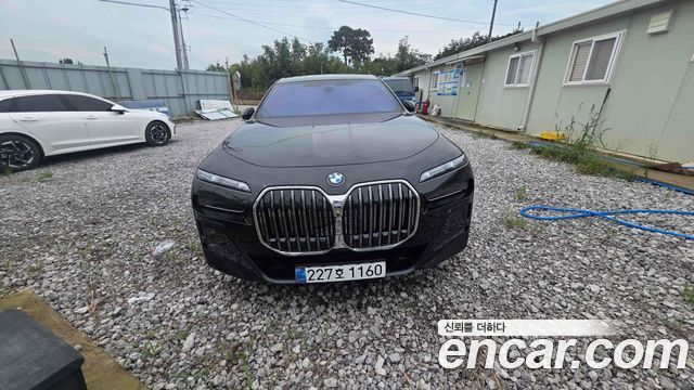 BMW 7-Series 740i xDrive M Sport Limited — пробег 5 000 км — фото 1 из 5