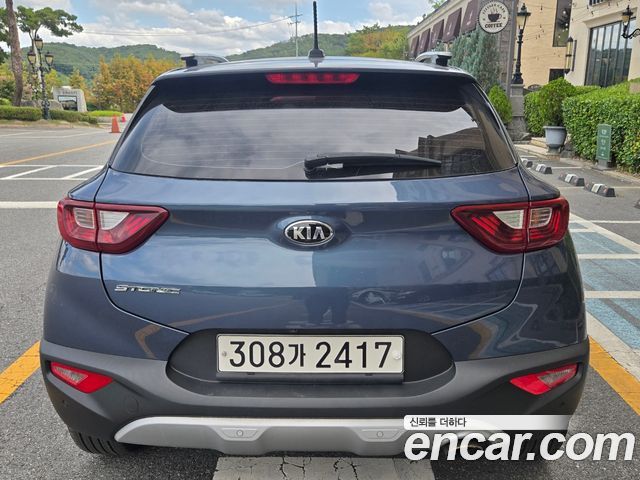 Kia Stonic из Кореи Encar