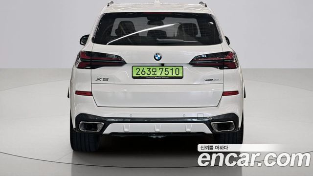 BMW X5 xDrive 40i M Sport — пробег 4 135 км — фото 4 из 5