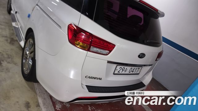 Kia Carnival из Кореи Encar