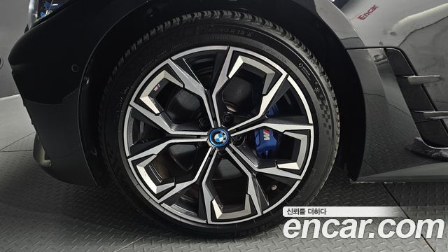 BMW i4 eDrive40 M Sports Pro — пробег 42 431 км — фото 5 из 5