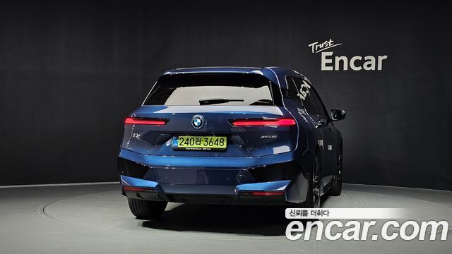 BMW iX из Кореи Encar
