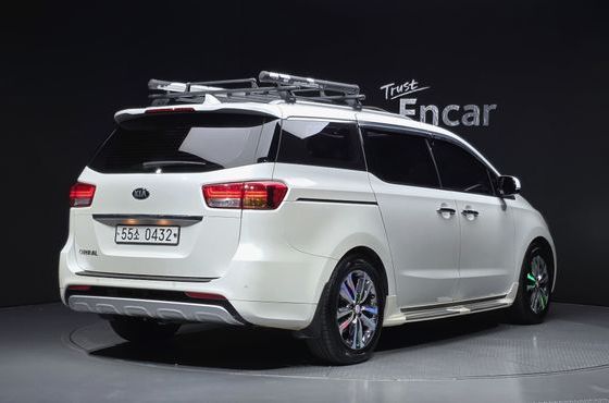 Kia Carnival 9-seater Prestige — пробег 137 434 км — фото 2 из 5