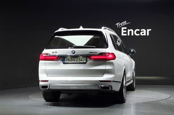 BMW X7 xDrive 40d Design Pure Excellence 6-Seater — пробег 62 869 км — фото 4 из 5
