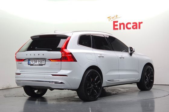 Volvo XC60 T8 Ultimate Bright — пробег 67 181 км — фото 2 из 5