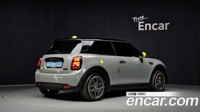 Mini Cooper SE Electric 3rd — пробег 13 098 км — фото 2 из 5