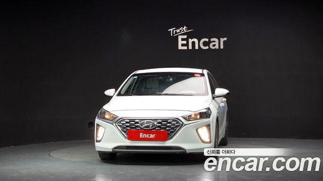 Hyundai Ioniq 1.6 HEV I — пробег 168 693 км — фото 3 из 5