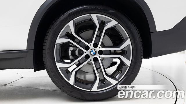 BMW X5 xDrive 30d xLine — пробег 4 350 км — фото 5 из 5