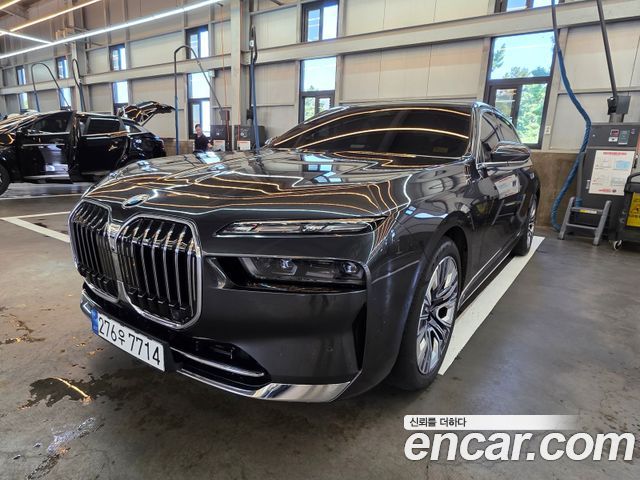 BMW 7-Series 740i sDrive Design Pure Excellence — пробег 27 800 км — фото 1 из 5
