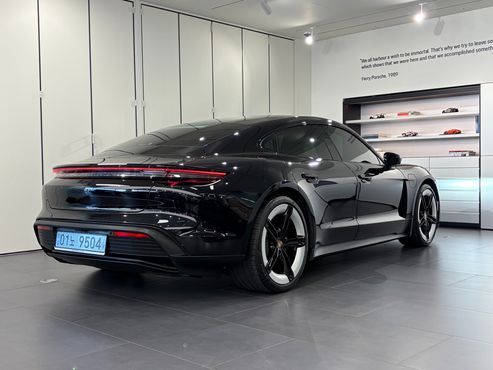 Porsche Taycan Base 4 — пробег 2 411 км — фото 2 из 5
