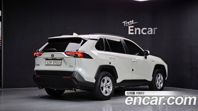 Toyota RAV4 2.5 2WD Hybrid — пробег 46 818 км — фото 2 из 5