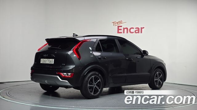 Kia Niro Prestige — пробег 53 248 км — фото 2 из 5