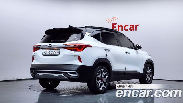 Kia Seltos из Кореи Encar